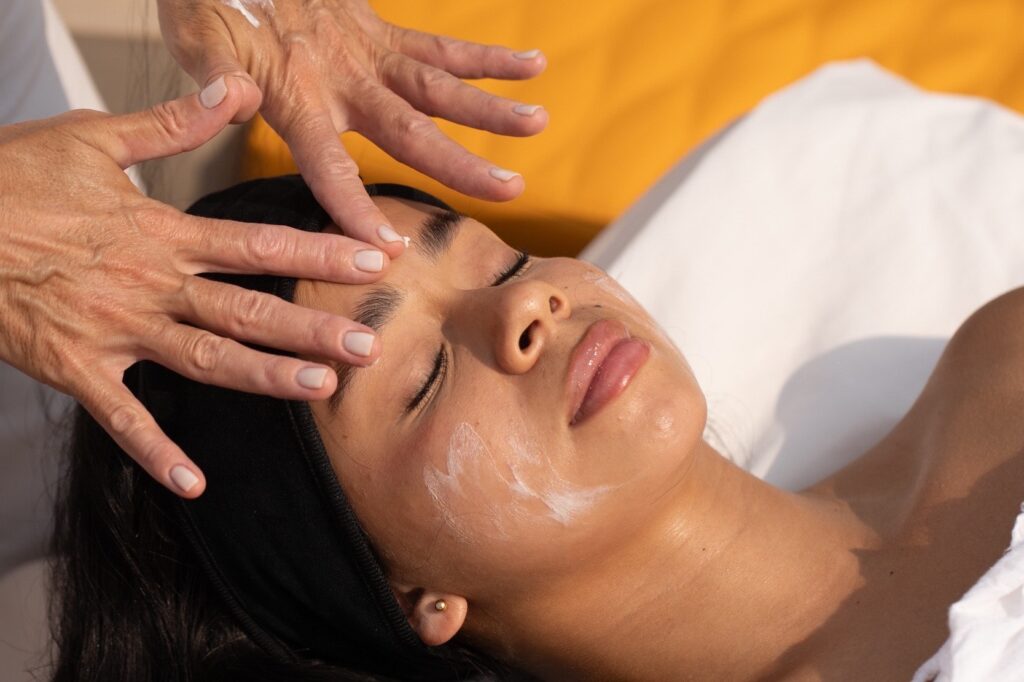 Professional beauty home service in ibiza